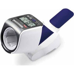 【クリックでお店のこの商品のページへ】上腕式デジタル自動血圧計 HEM-1025