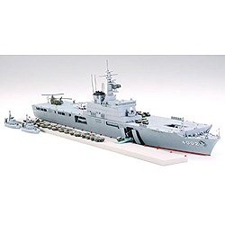  1/700 ウォーターラインシリーズ 海上自衛隊輸送艦 LST-4002 しもきた（艦載車付き）