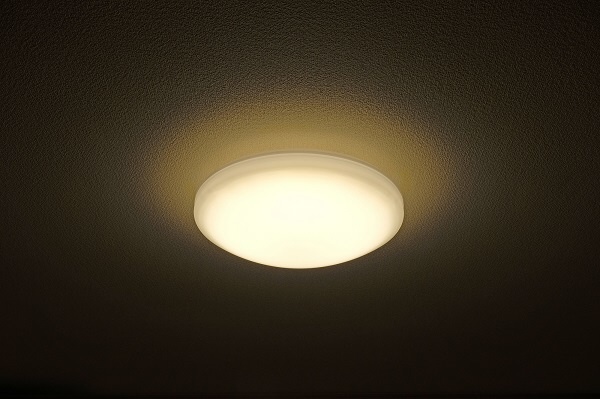 LEDシーリングライト ホワイト AT-MCL8DL [8畳 /昼光色～電球色
