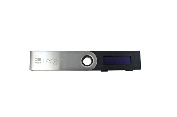 Ledger Nano S (レジャーナノ S)USB型ハードウエアウォレット 【処分品 