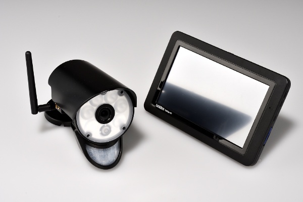 ビックカメラ.com - センサーライト付ワイヤレスセキュリティカメラ・モニターセット 「GUARDIAN ガーディアン」 UCL9001