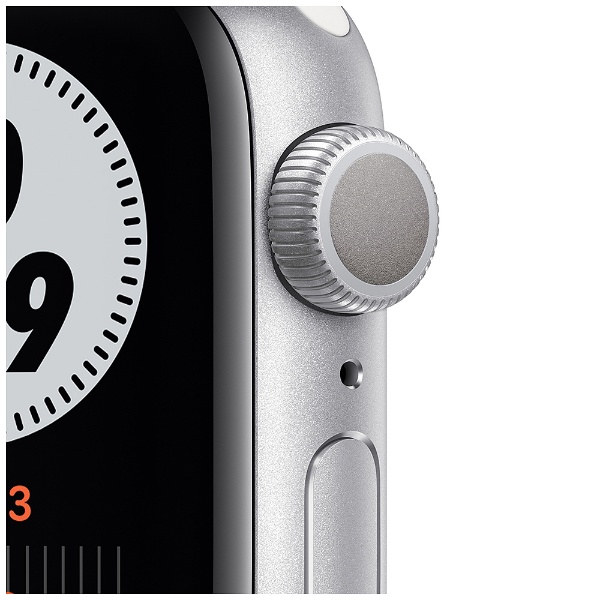 Apple Watch Nike Series 6（GPSモデル）- 40mmシルバーアルミニウム