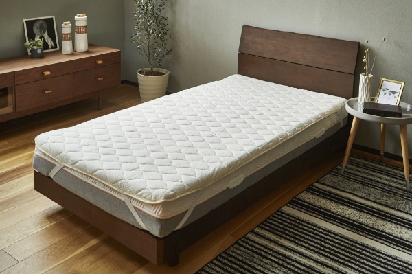  【ベッドパッド】ルフト ずれ防止付き洗えるベッドパッド（ダブルサイズ/約幅140×長さ205cm）