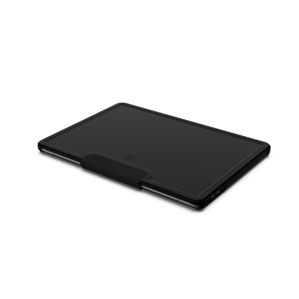MacBook Air（M2、2022）13.6インチ用 LUCENTケース ブラック UAG