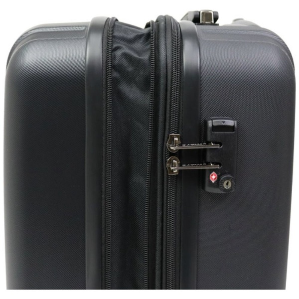 拡張機能付き スーツケース（機内持ち込みサイズ） umbro（アンブロ