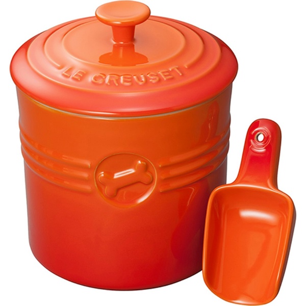 ペットフード・コンテナー（スクープ付き） オレンジ LECREUSET｜ル・クルーゼ 通販 | ビックカメラ.com