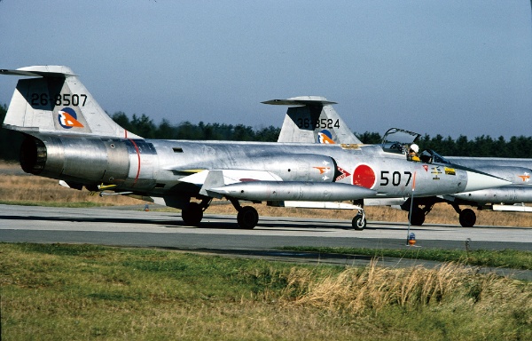 技MIX 航空機シリーズ AC105 航空自衛隊 F-4EJ 第306飛行隊（小松・1984戦競） トミーテック｜TOMY TEC 通販 |  ビックカメラ.com