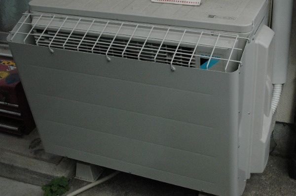 ルームエアコン室外機用上吹出ガイド KPWJ081A4 アイボリーホワイト ダイキン｜DAIKIN 通販 | ビックカメラ.com