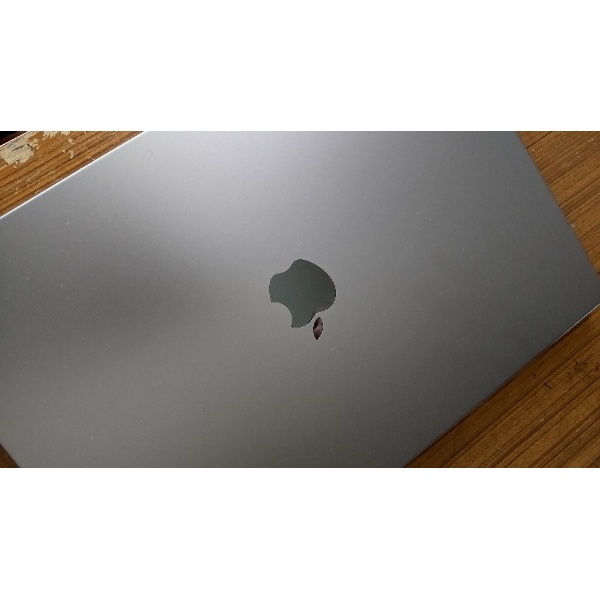 MacBook　Pro　16インチ_2374277R1_1.jpg